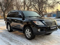 Photo of the vehicle Lexus LX