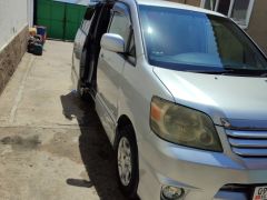 Photo of the vehicle Toyota Noah