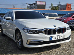 Photo of the vehicle BMW 5 Series