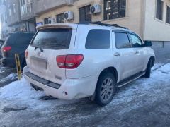 Сүрөт унаа Toyota Sequoia