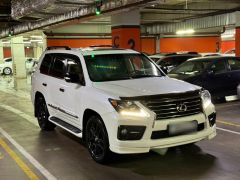 Photo of the vehicle Lexus LX