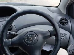 Сүрөт унаа Toyota Vitz