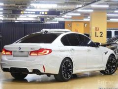 Photo of the vehicle BMW M5