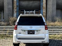 Photo of the vehicle Lexus GX