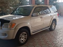 Сүрөт унаа Toyota Sequoia