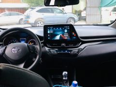 Сүрөт унаа Toyota C-HR