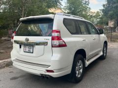 Сүрөт унаа Toyota Land Cruiser Prado