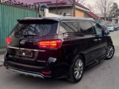 Photo of the vehicle Kia Carnival