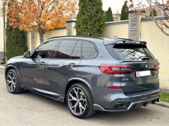 Photo of the vehicle BMW X5