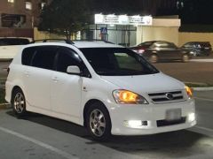 Photo of the vehicle Toyota Ipsum