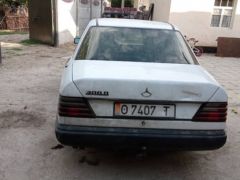 Сүрөт унаа Mercedes-Benz W124