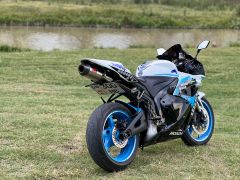 Сүрөт унаа Honda CBR 600