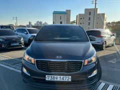 Фото авто Kia Carnival