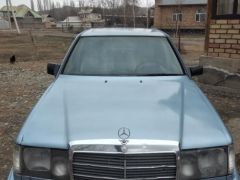 Сүрөт унаа Mercedes-Benz W124