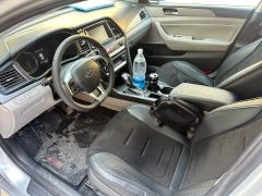 Photo of the vehicle Hyundai Sonata