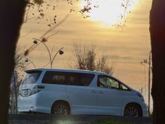 Сүрөт унаа Toyota Vellfire