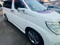 Сүрөт унаа Nissan Elgrand