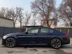 Photo of the vehicle BMW M5