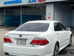 Сүрөт унаа Toyota Crown