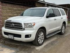 Photo of the vehicle Toyota Sequoia