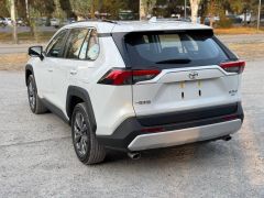 Сүрөт унаа Toyota RAV4