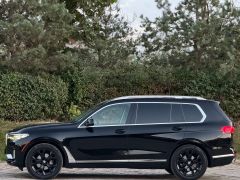 Photo of the vehicle BMW X7