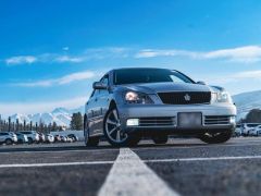 Photo of the vehicle Toyota Crown