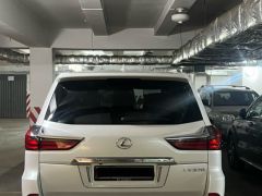 Photo of the vehicle Lexus LX