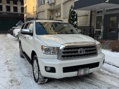 Photo of the vehicle Toyota Sequoia