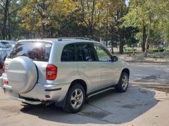 Сүрөт унаа Toyota RAV4