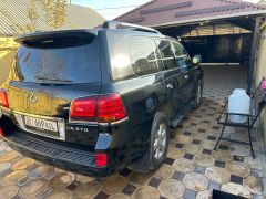 Photo of the vehicle Lexus LX