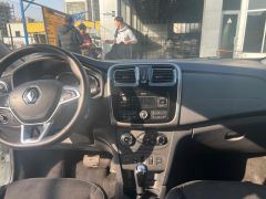 Фото авто Renault Sandero