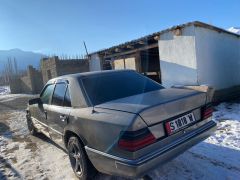 Сүрөт унаа Mercedes-Benz W124