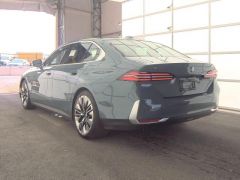 Photo of the vehicle BMW 5 Series