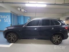 Photo of the vehicle BMW X5