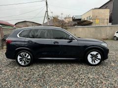 Photo of the vehicle BMW X5