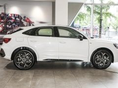 Фото авто Audi Q3 Sportback