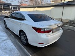 Photo of the vehicle Lexus ES