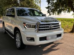 Сүрөт унаа Toyota Sequoia