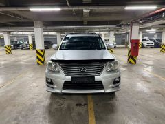 Photo of the vehicle Lexus LX