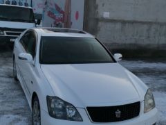 Photo of the vehicle Toyota Crown