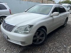 Photo of the vehicle Toyota Crown