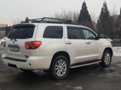 Сүрөт унаа Toyota Sequoia