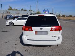 Фото авто Toyota Sienna