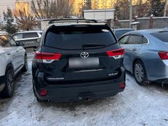 Сүрөт унаа Toyota Highlander