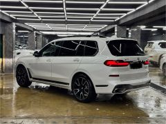 Photo of the vehicle BMW X7