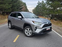 Сүрөт унаа Toyota RAV4