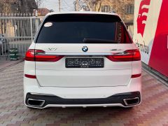 Photo of the vehicle BMW X7