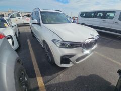 Photo of the vehicle BMW X7