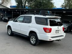 Сүрөт унаа Toyota Sequoia